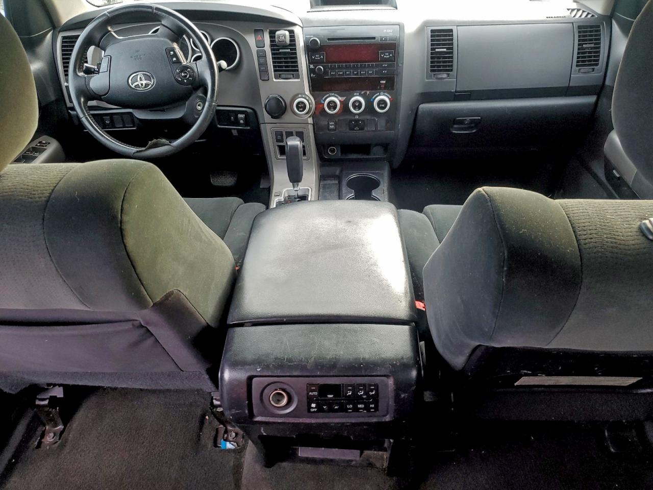 2011 TOYOTA SEQUOIA SR5 photo 8