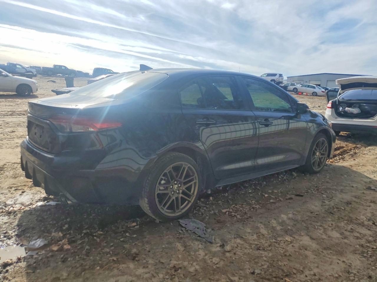 2024 TOYOTA COROLLA LE photo 3