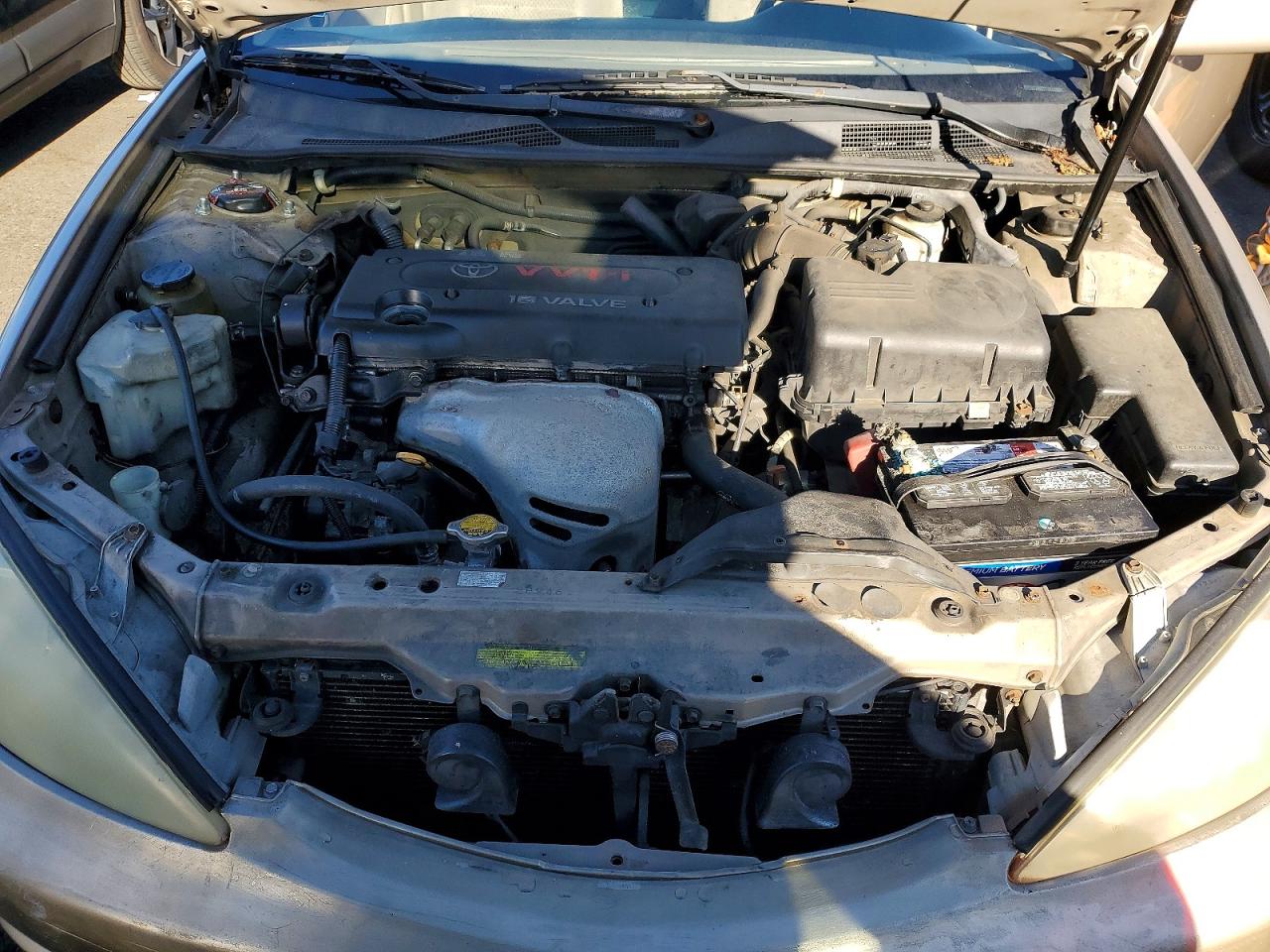2004 TOYOTA CAMRY photo 11