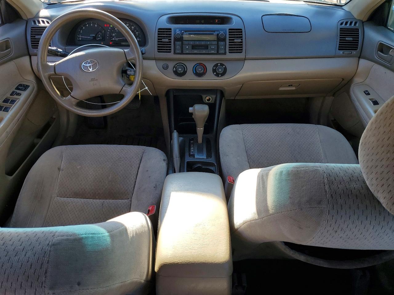 2004 TOYOTA CAMRY photo 8