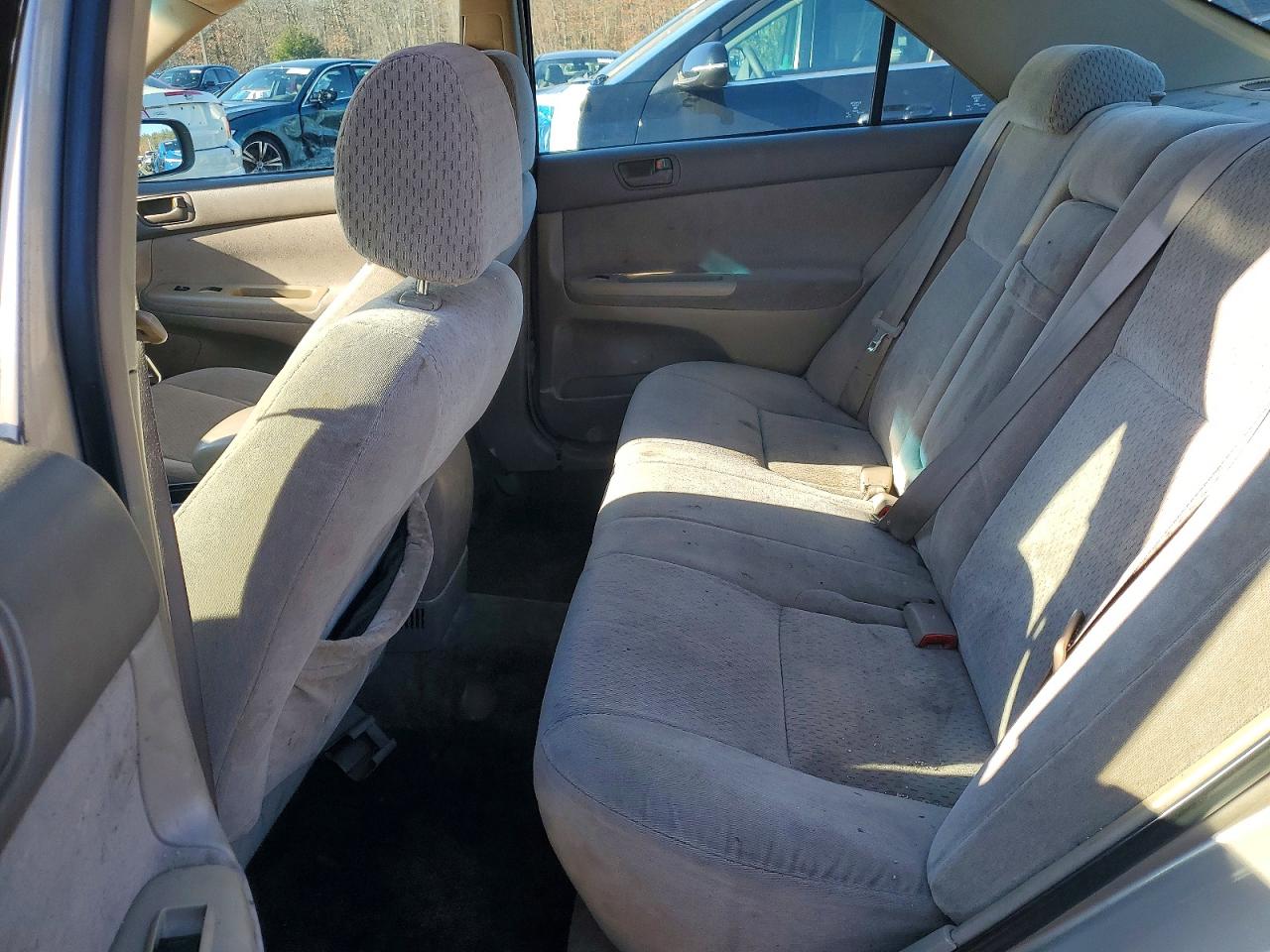 2004 TOYOTA CAMRY photo 10