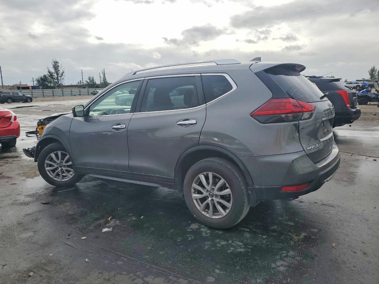 2018 NISSAN ROGUE SV photo 2