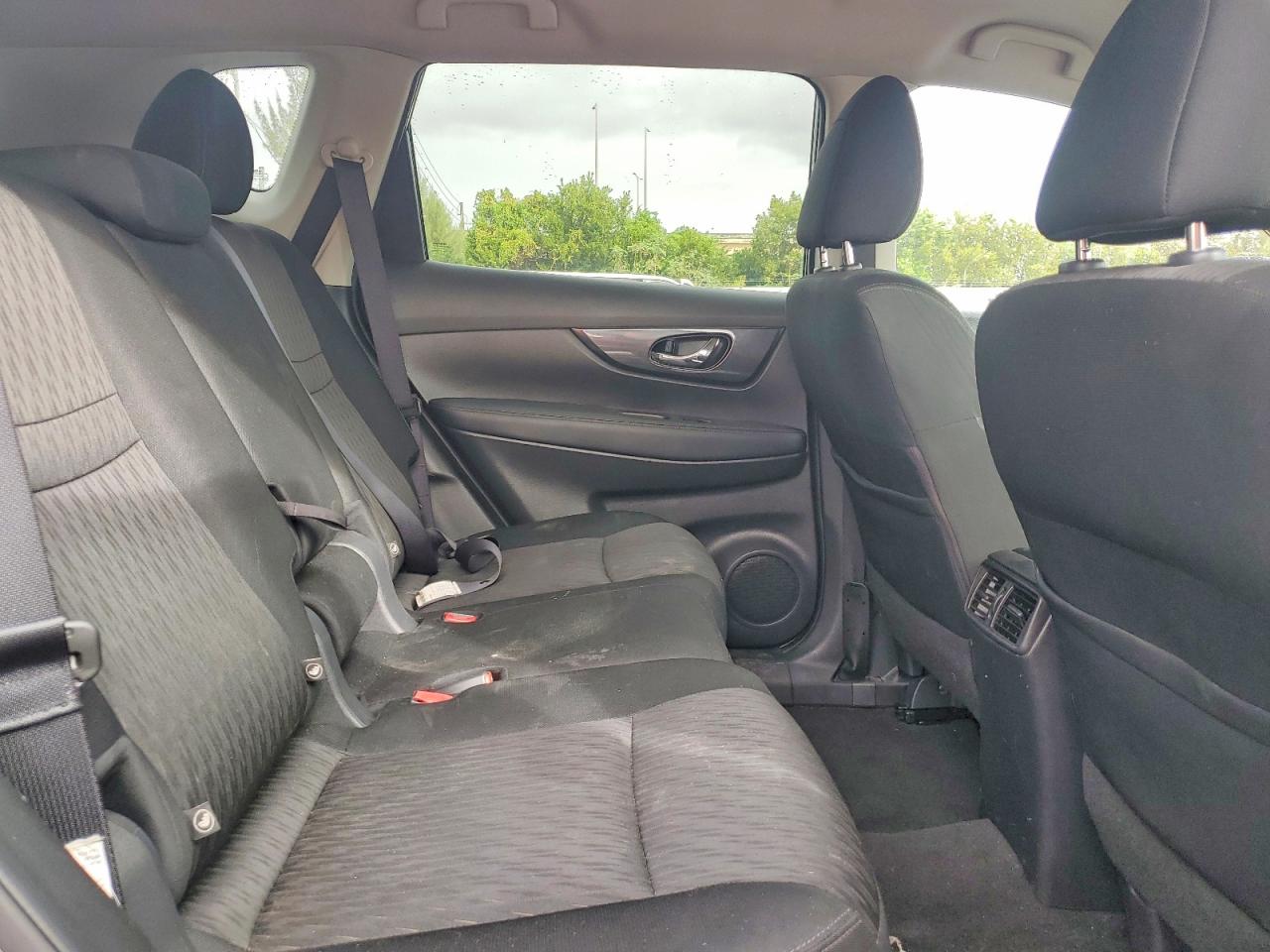 2018 NISSAN ROGUE SV photo 11
