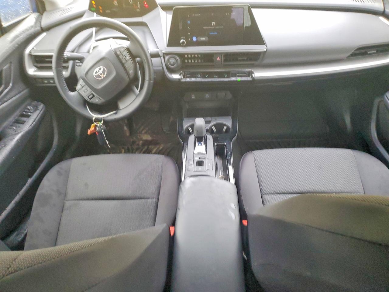 2025 TOYOTA PRIUS LE photo 8