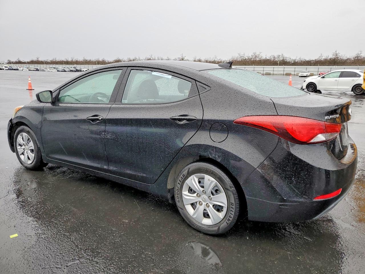2016 HYUNDAI ELANTRA SE photo 3
