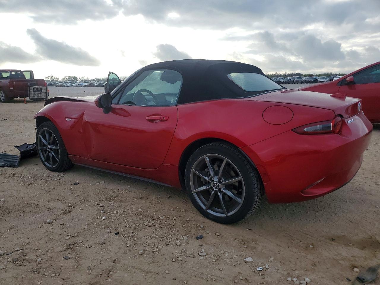 2016 MAZDA MX-5 MIATA GRAND TOURING photo 2