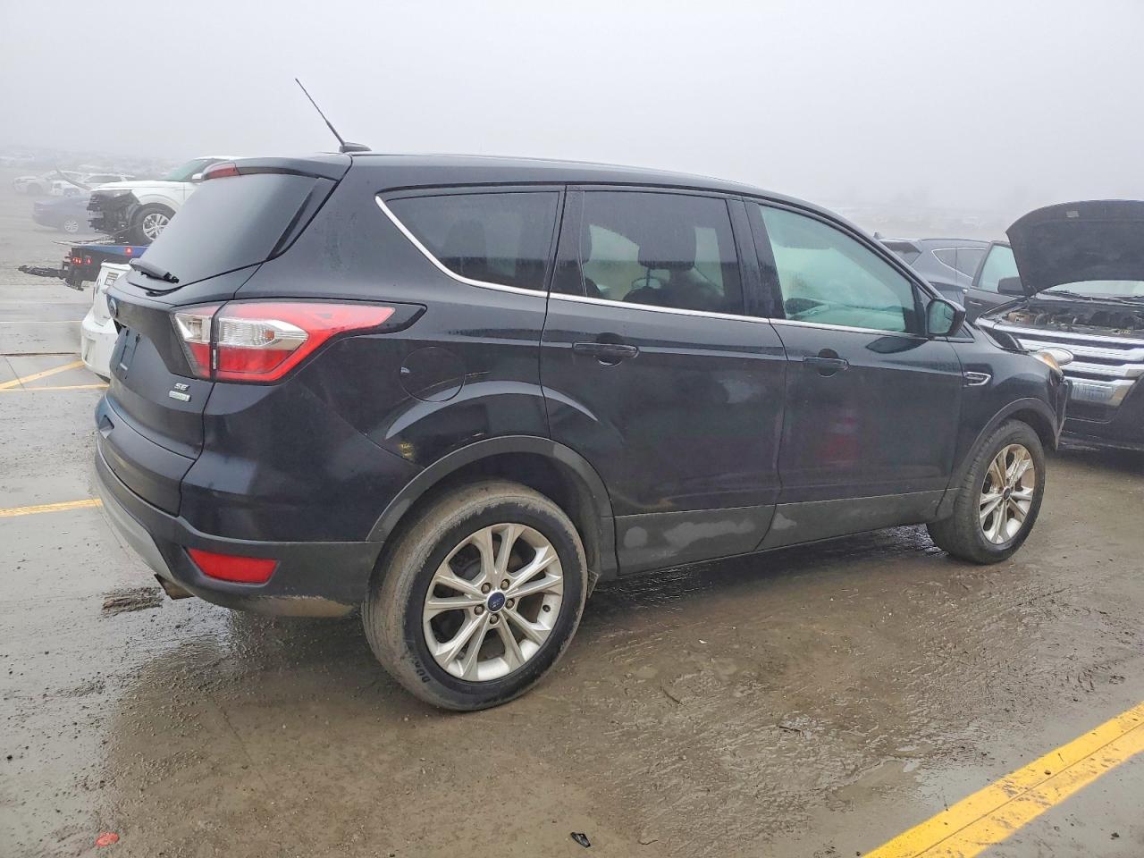 2017 FORD ESCAPE SE photo 5