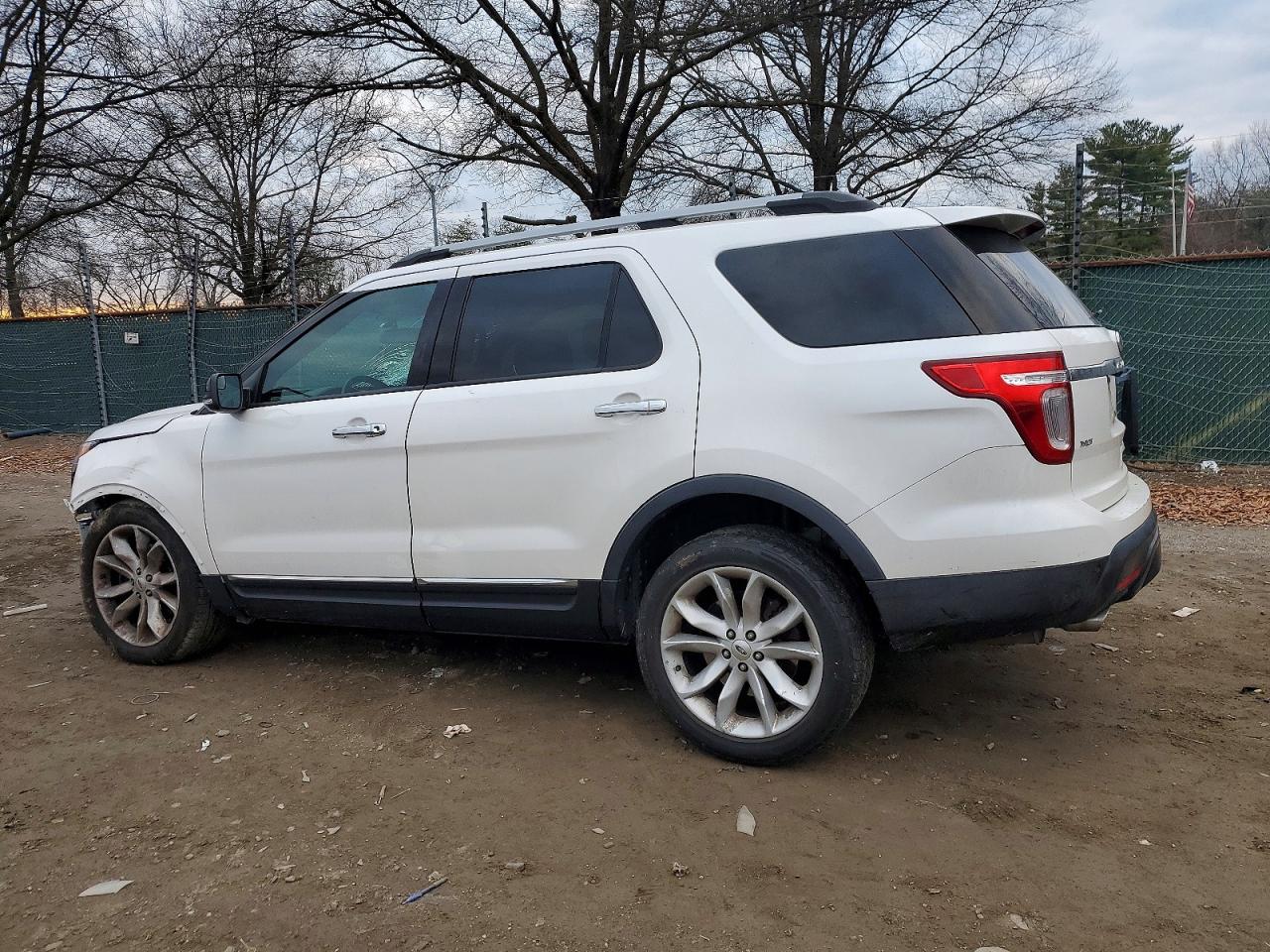 2013 FORD EXPLORER XLT photo 2