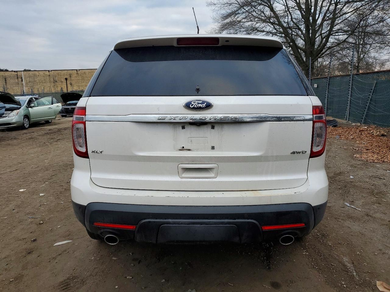 2013 FORD EXPLORER XLT photo 6
