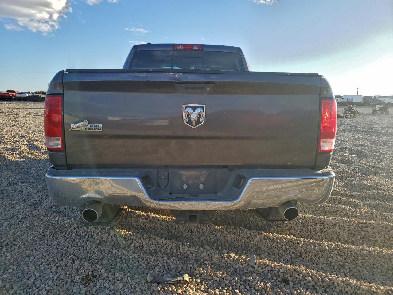 2015 RAM 1500 SLT photo 11