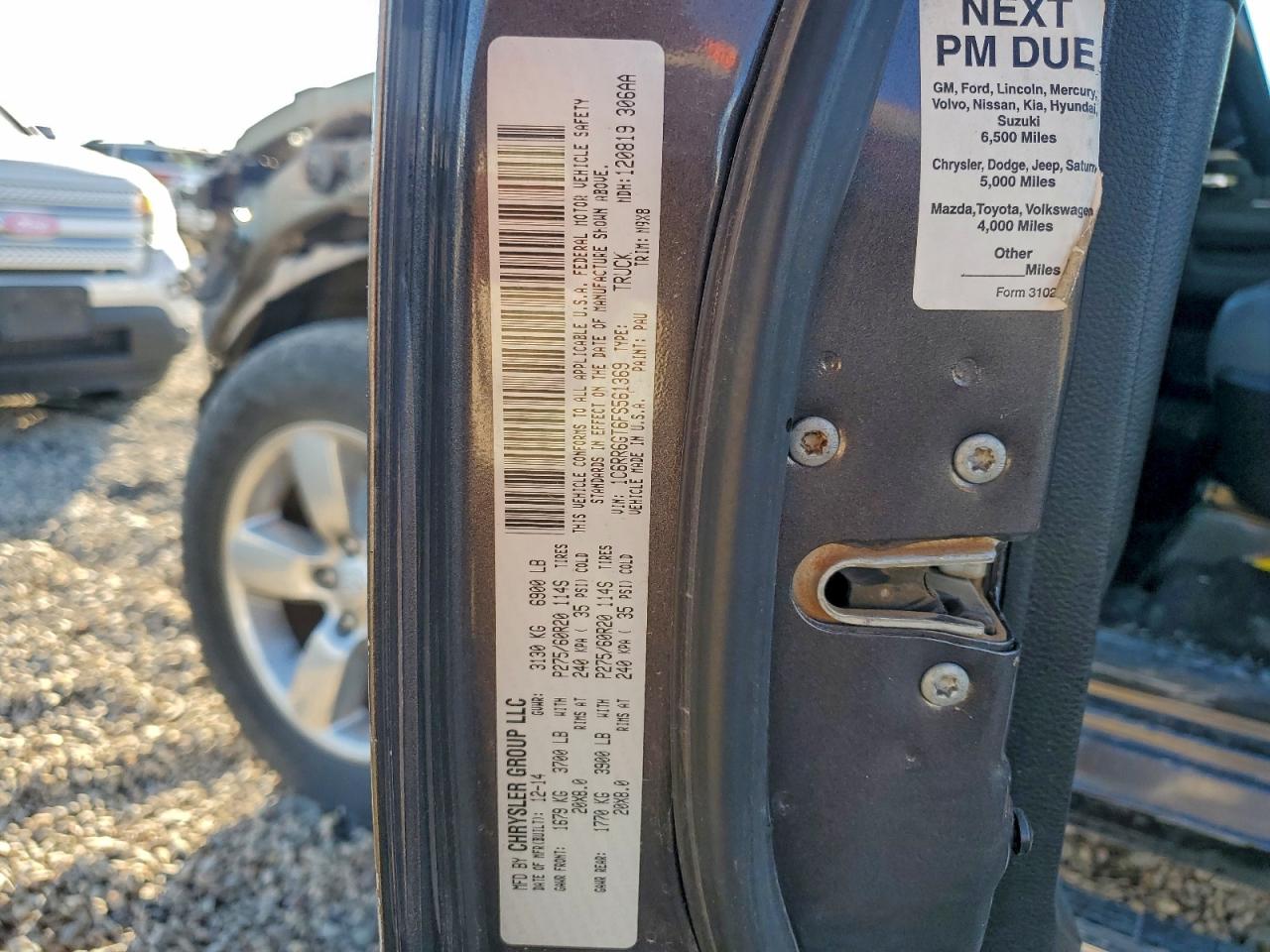 2015 RAM 1500 SLT photo 23