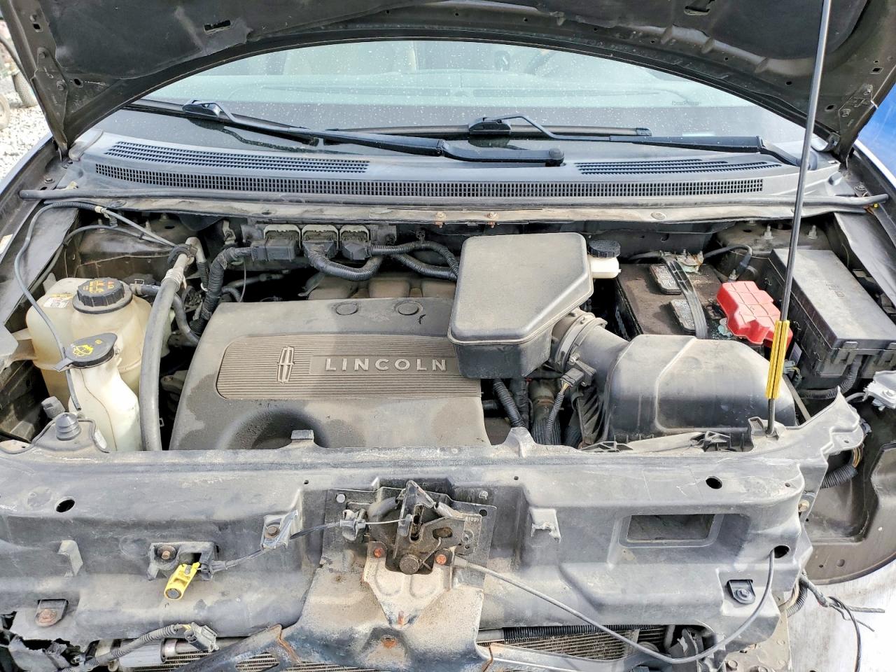2011 LINCOLN TOWNHOUSE MKX photo 23