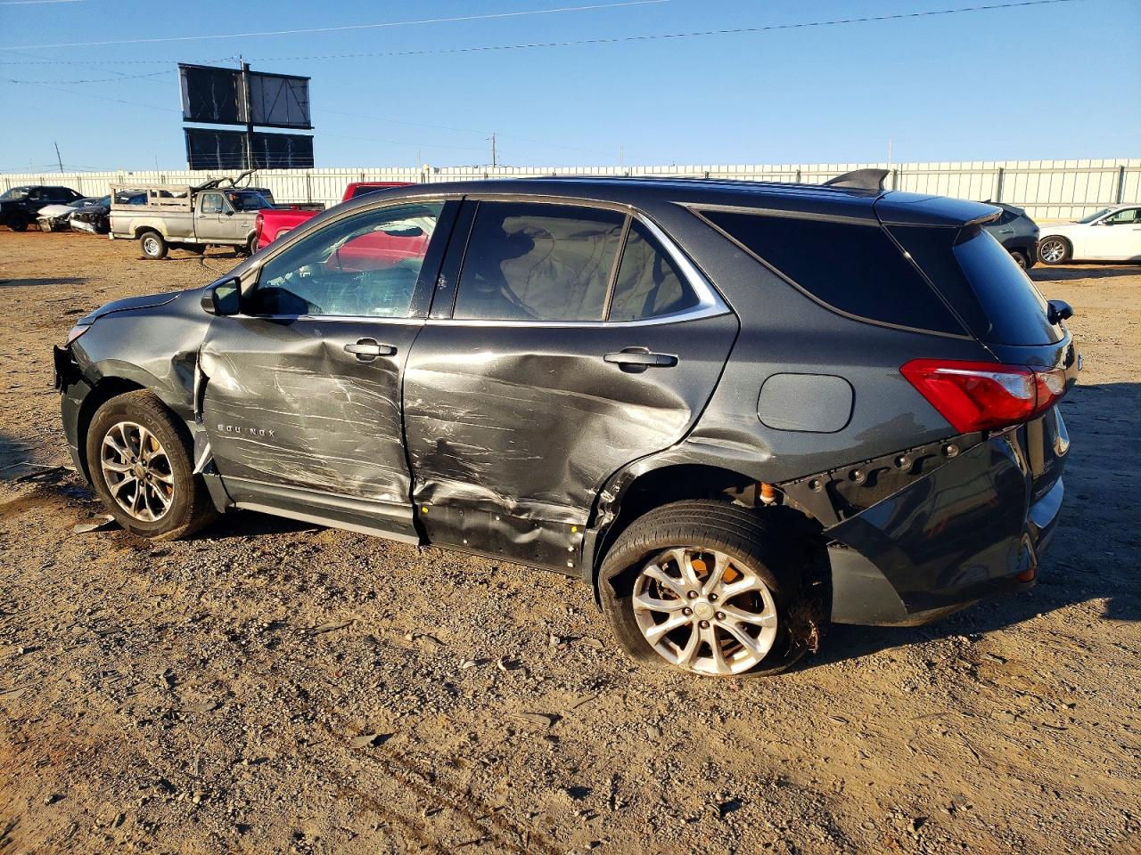 2020 CHEVROLET EQUINOX LT photo 2