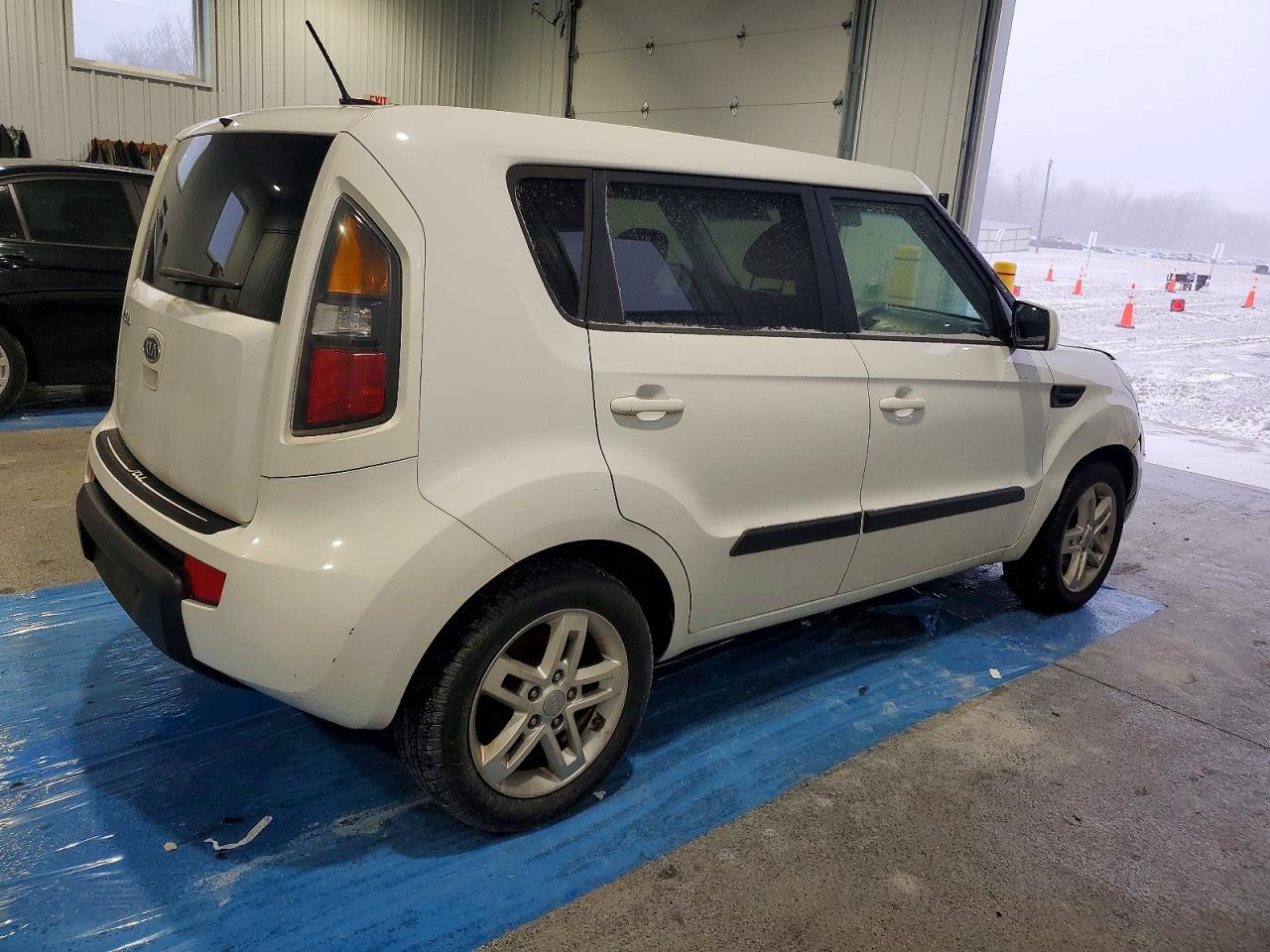 2011 KIA SOUL + photo 3