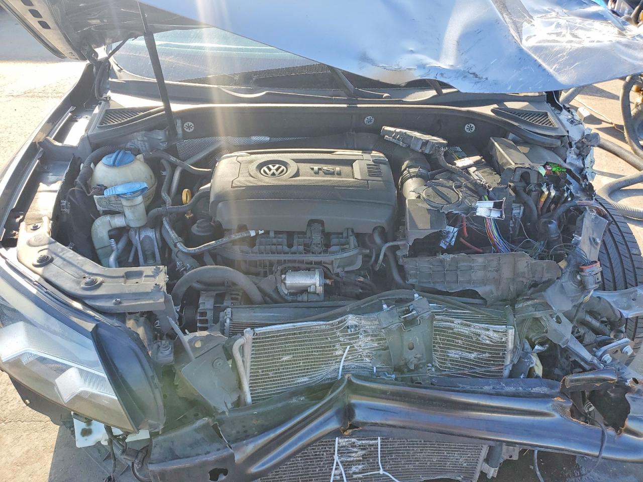 2015 VOLKSWAGEN PASSAT S photo 11
