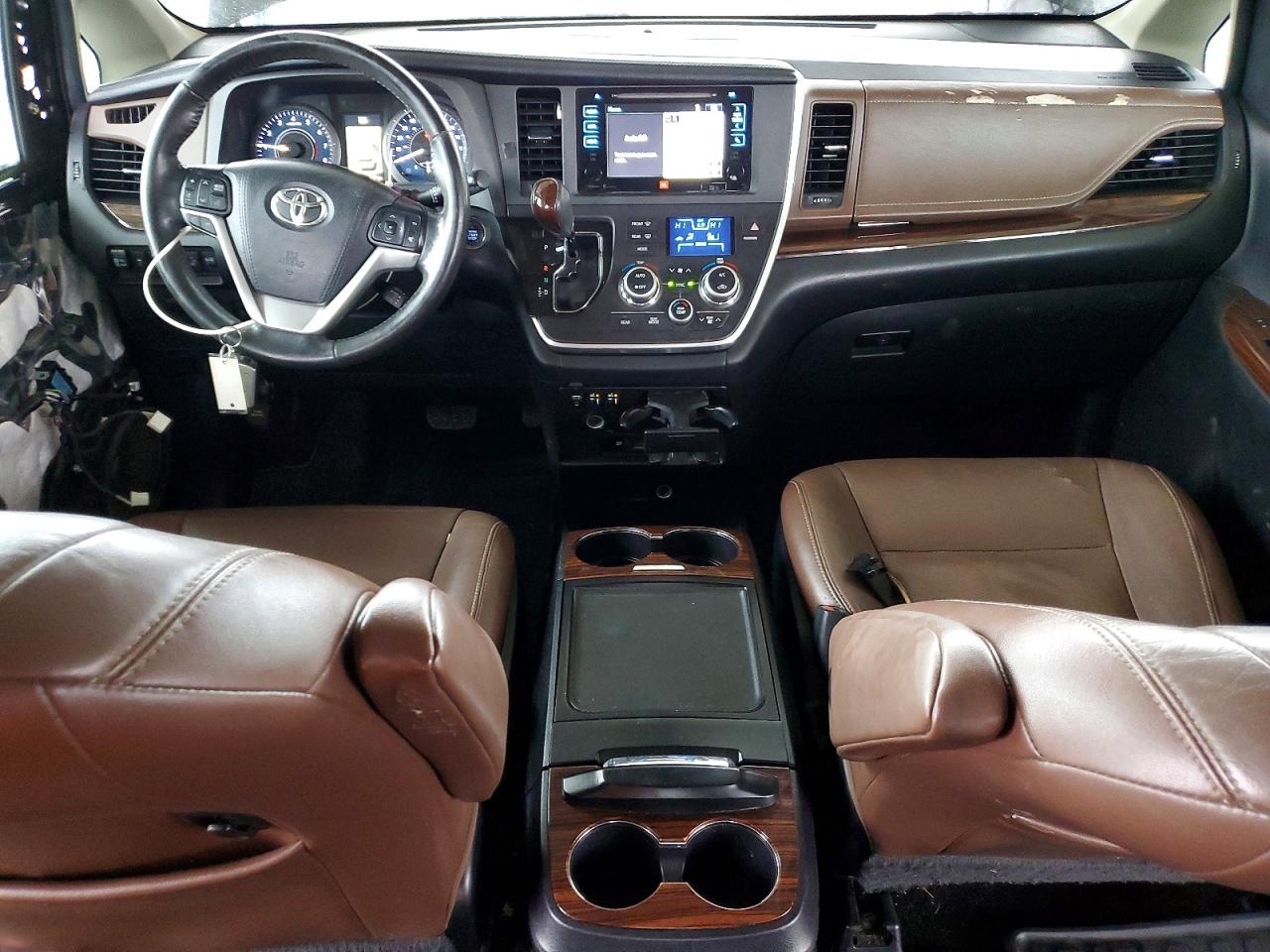 2015 TOYOTA SIENNA XLE photo 15