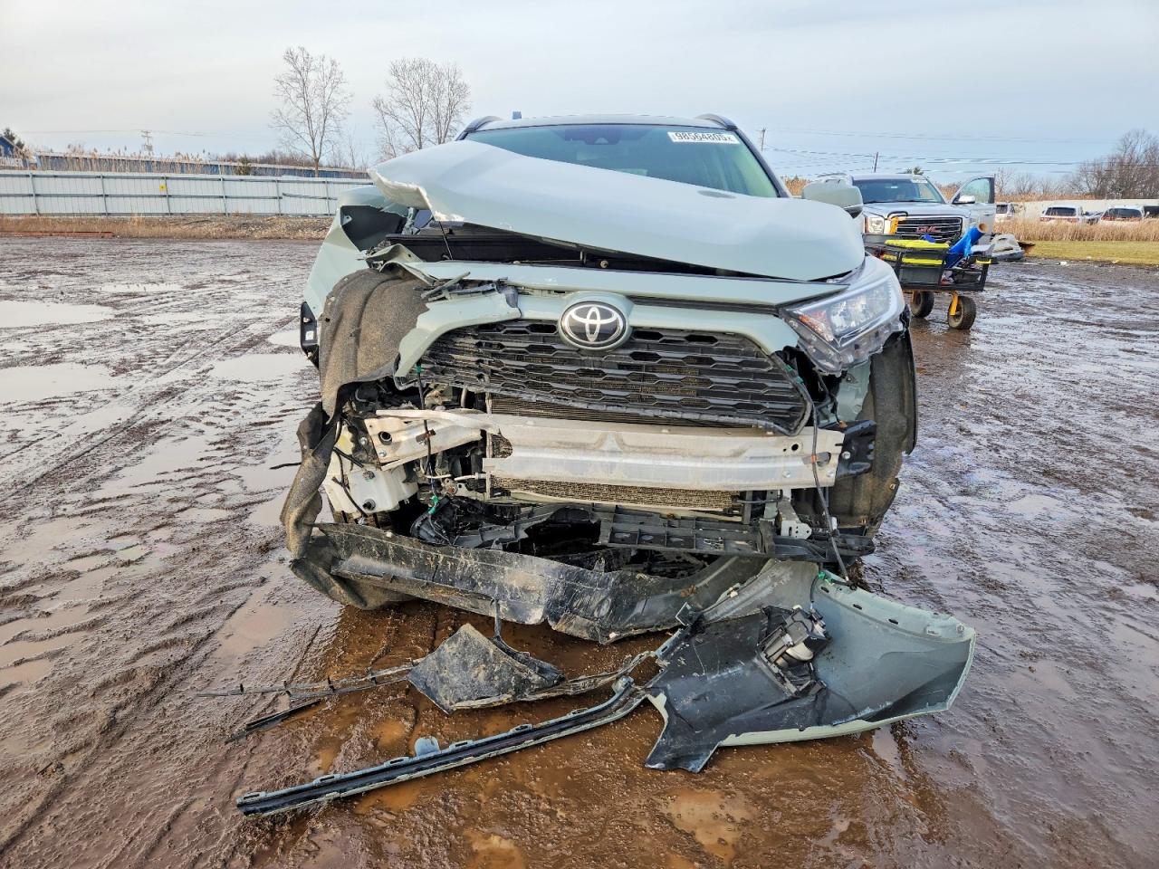 2019 TOYOTA RAV4 XLE photo 5