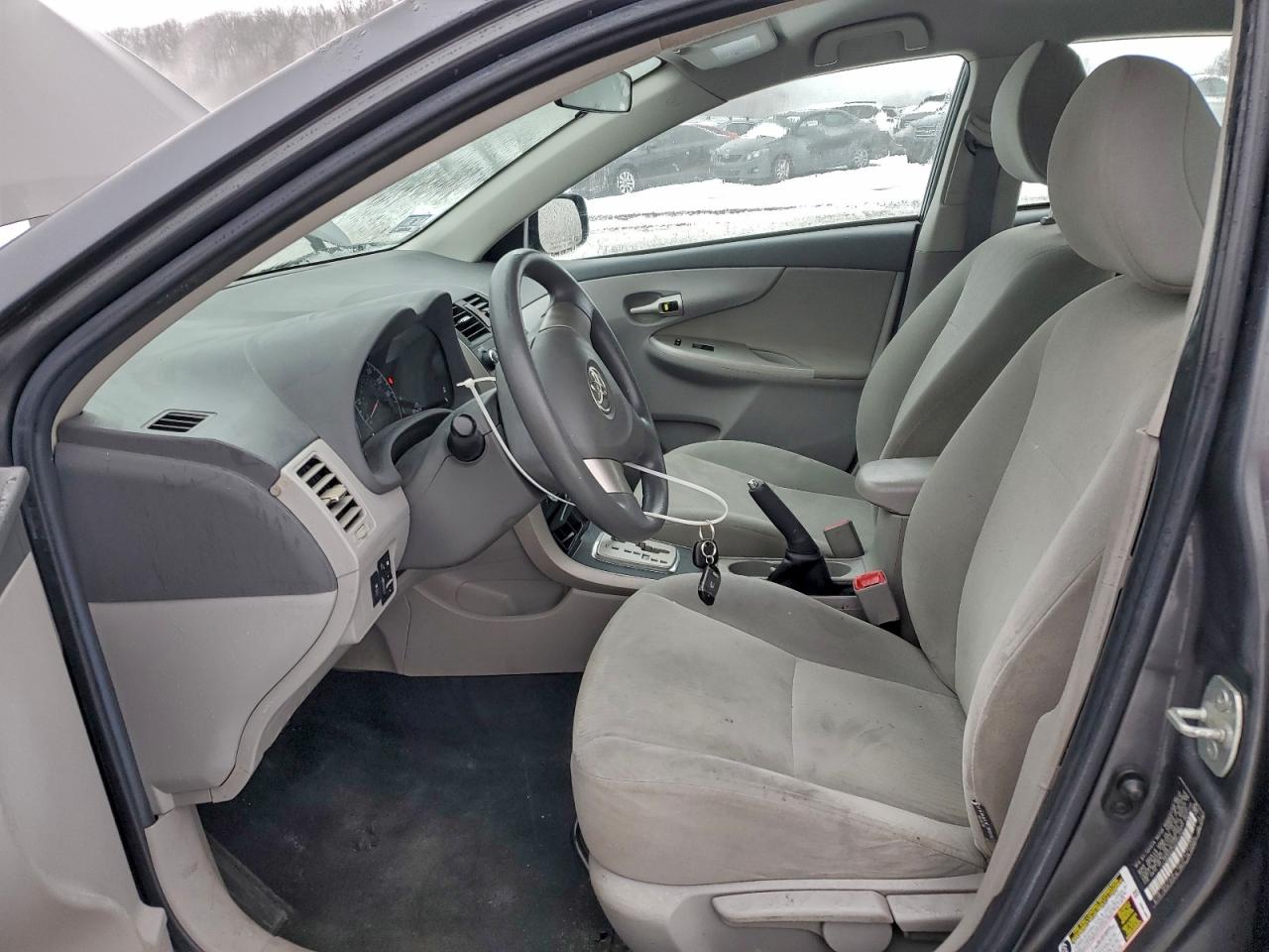 2010 TOYOTA COROLLA BASE photo 19