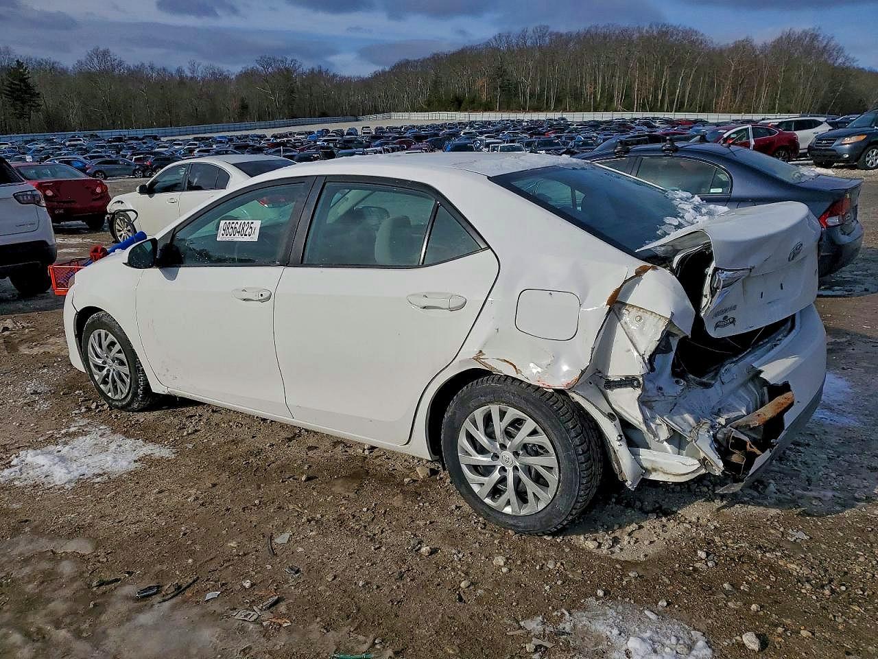 2018 TOYOTA COROLLA L photo 3