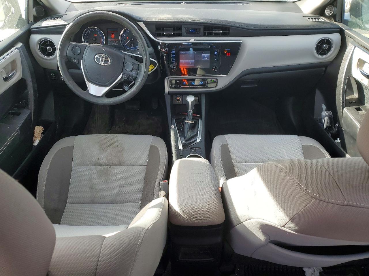 2018 TOYOTA COROLLA L photo 15