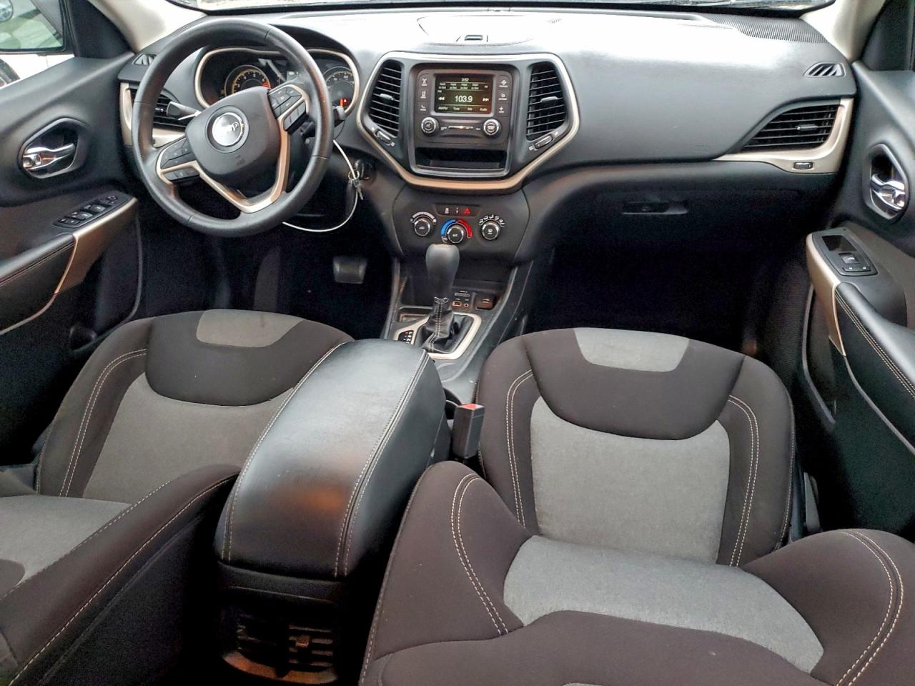 2018 JEEP CHEROKEE LATITUDE photo 8