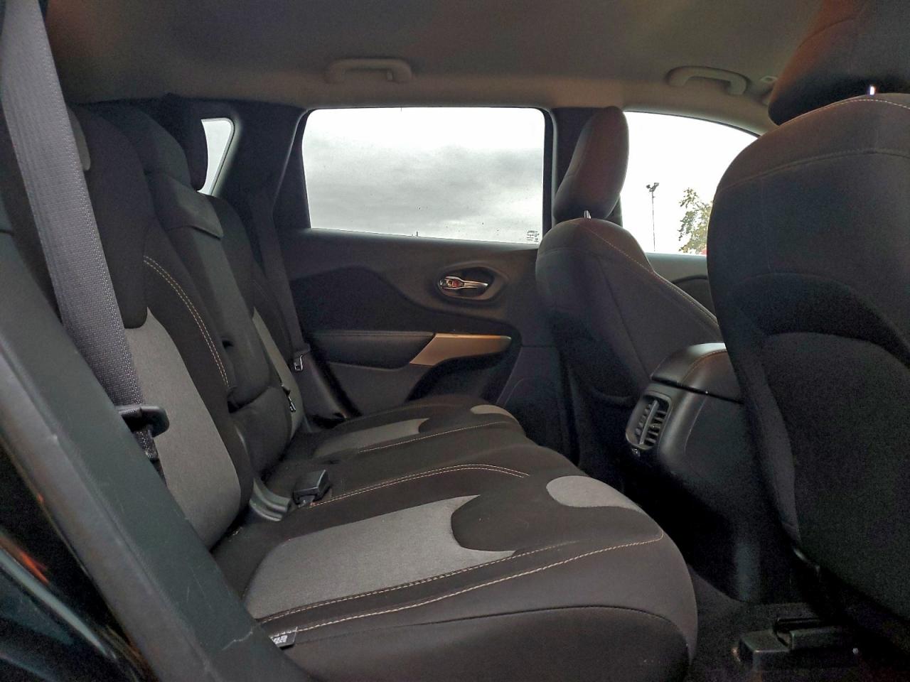 2018 JEEP CHEROKEE LATITUDE photo 11