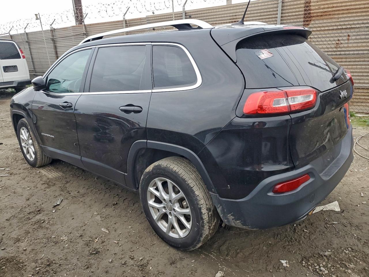 2018 JEEP CHEROKEE LATITUDE photo 2
