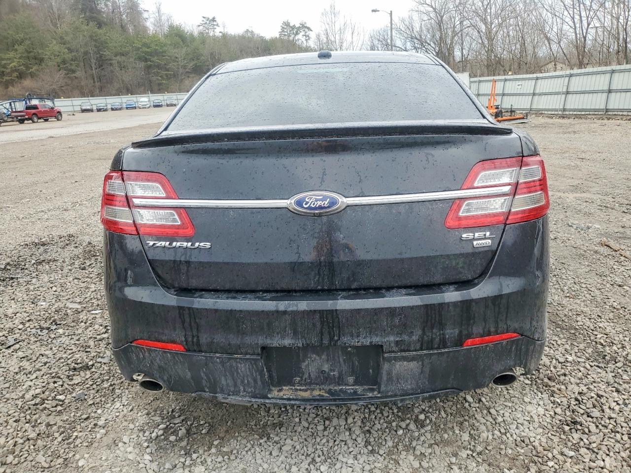 2014 FORD TAURUS SEL photo 6