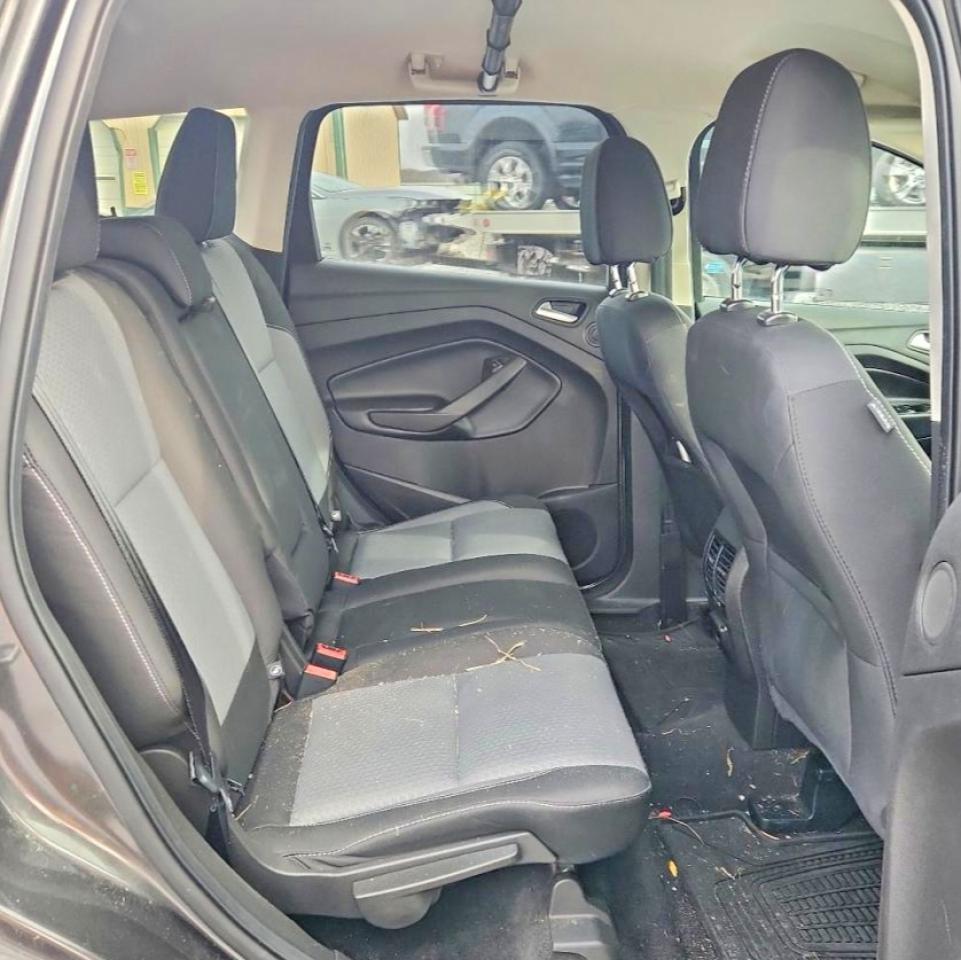 2017 FORD ESCAPE SE photo 10