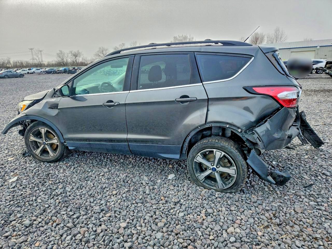2017 FORD ESCAPE SE photo 2