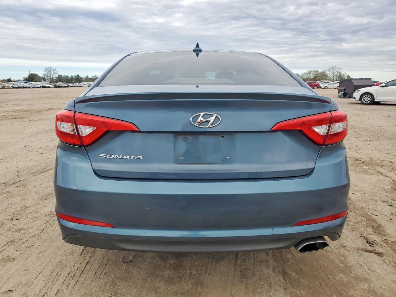 2015 HYUNDAI SONATA SE photo 11