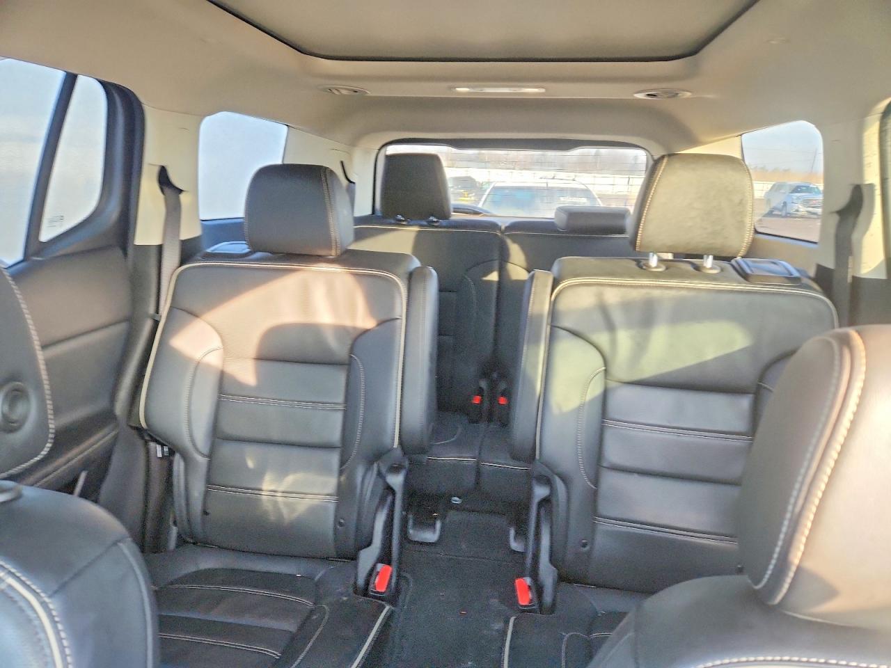 2023 GMC ACADIA DENALI photo 10