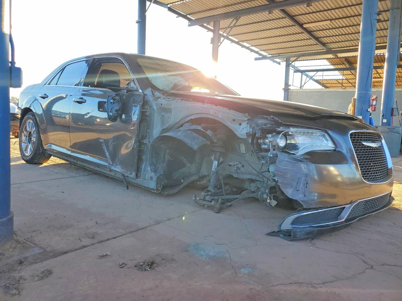 2016 CHRYSLER 300 LIMITED photo 4
