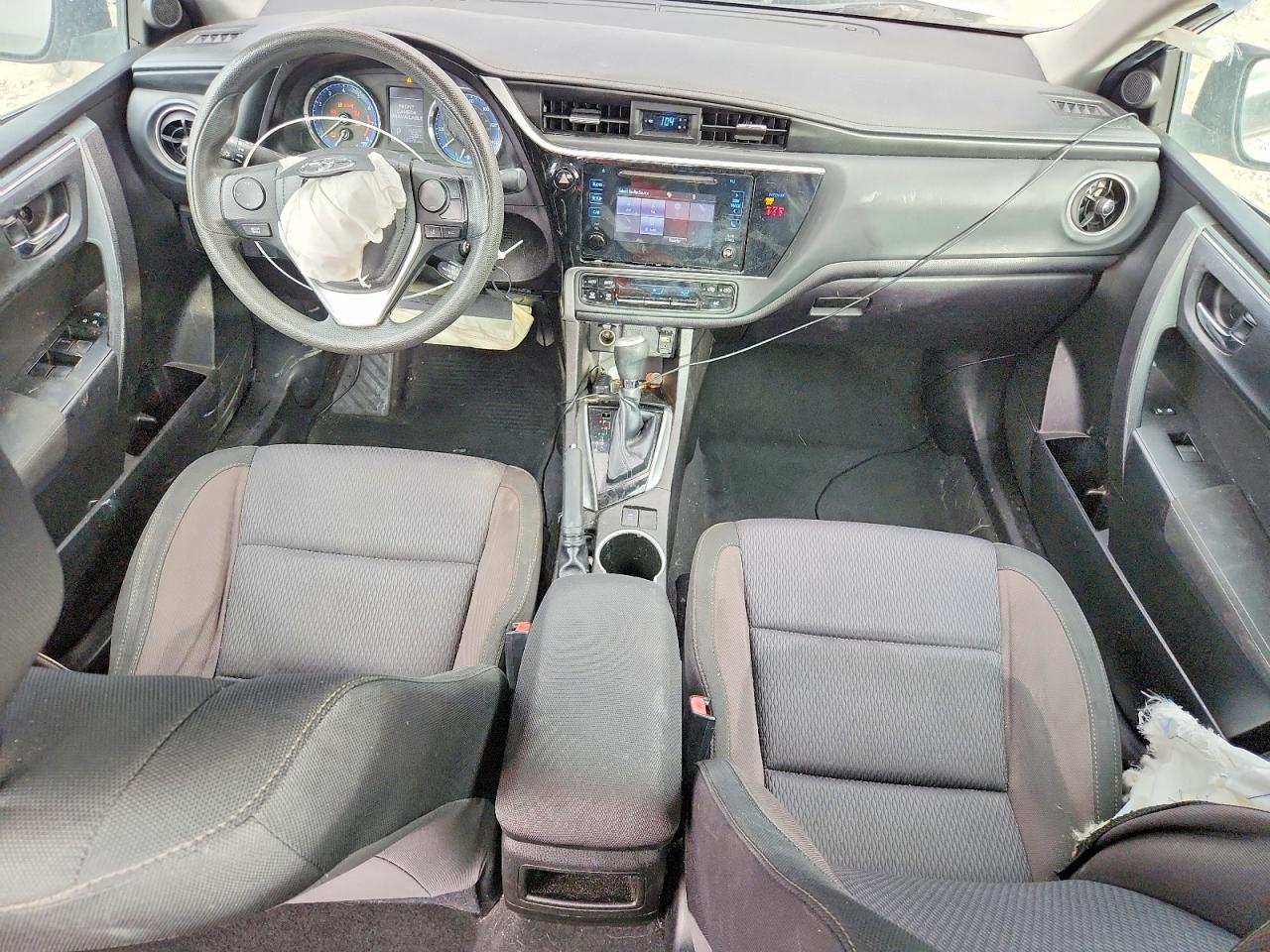 2019 TOYOTA COROLLA L photo 8