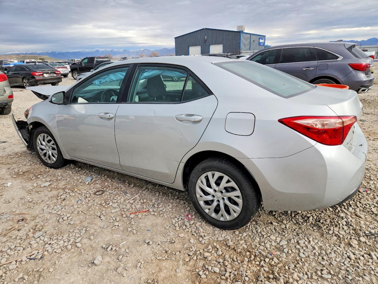 2019 TOYOTA COROLLA L photo 2