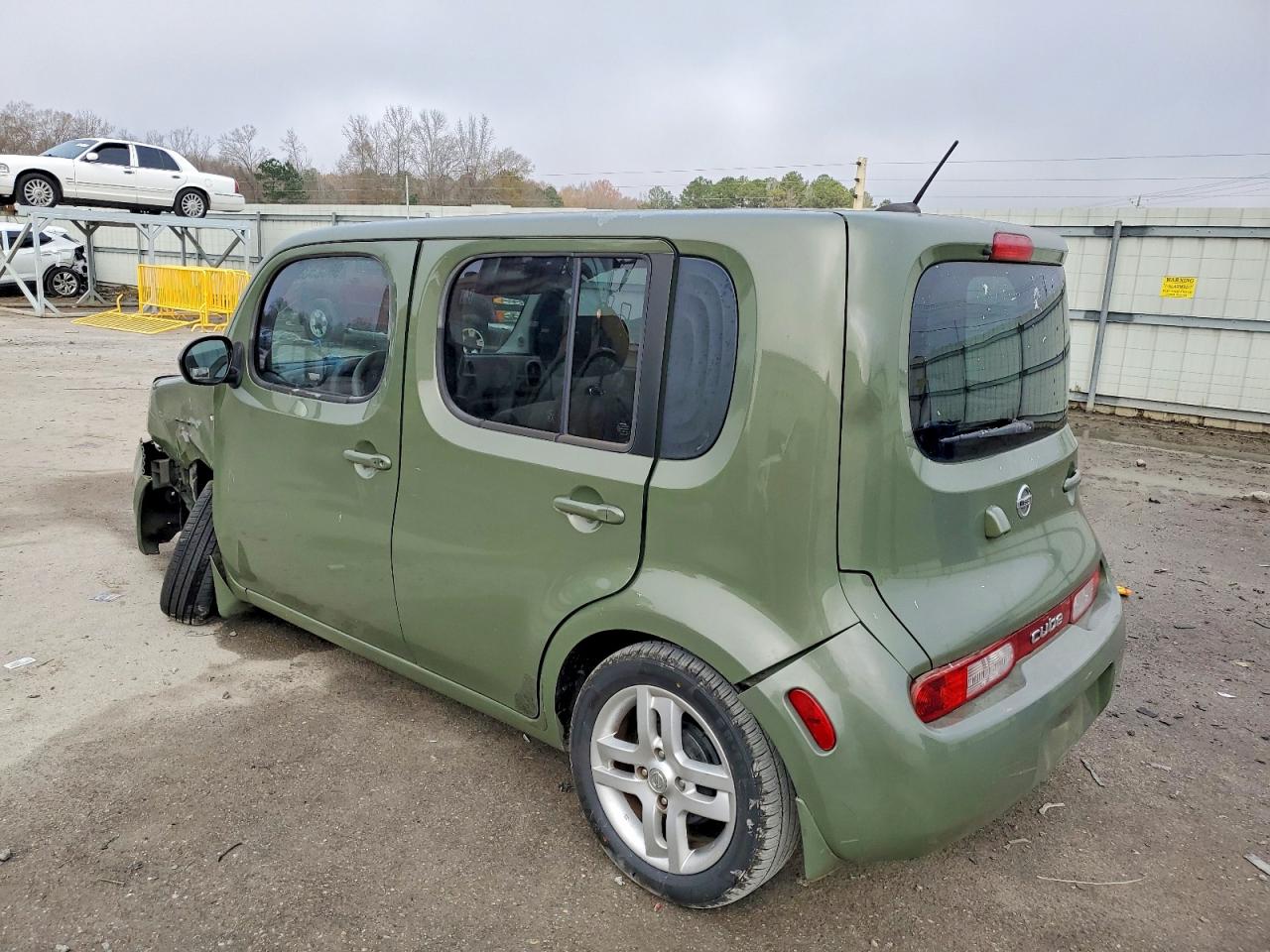 2010 NISSAN CUBE BASE photo 2