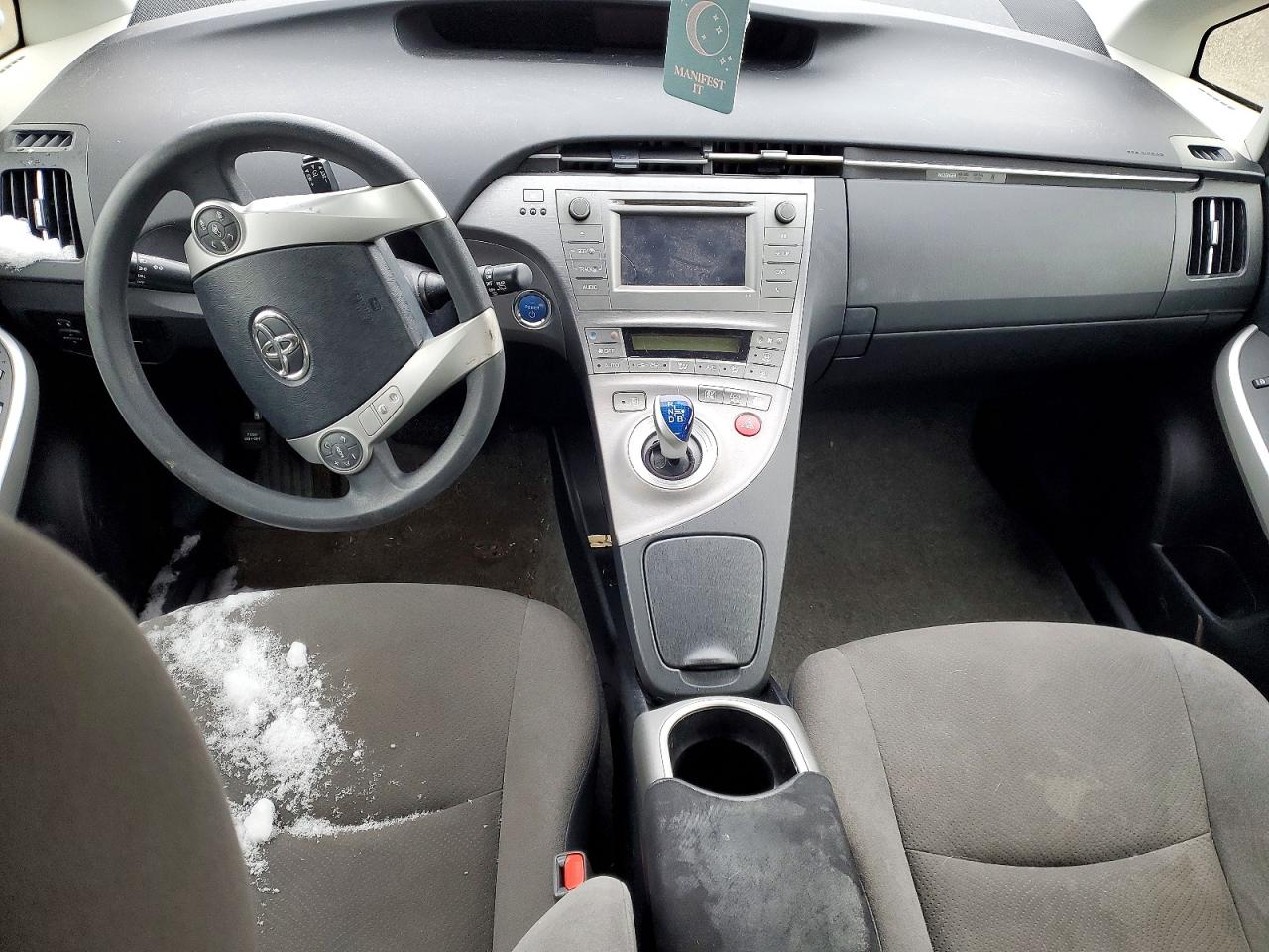 2015 TOYOTA PRIUS photo 8