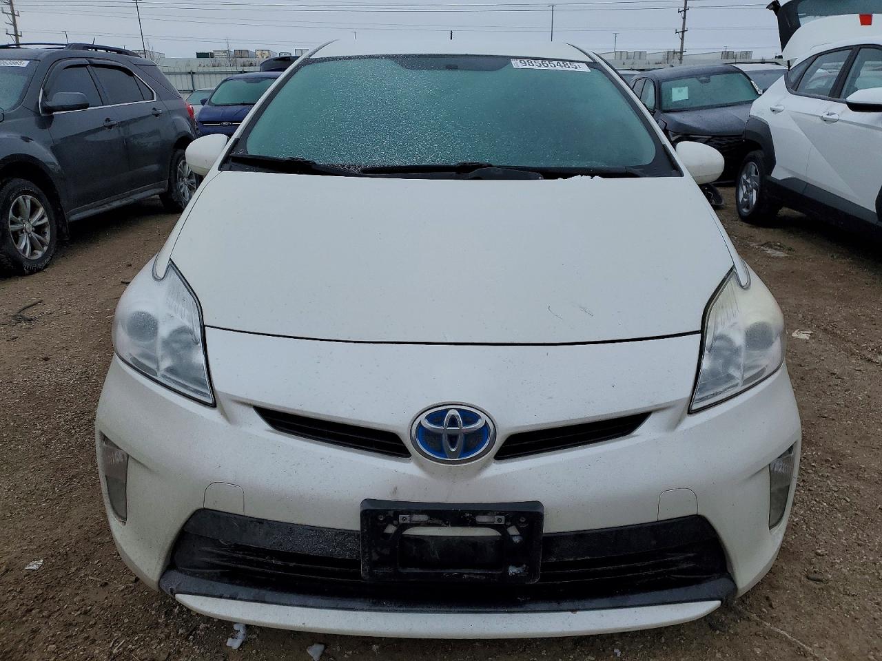 2015 TOYOTA PRIUS photo 5