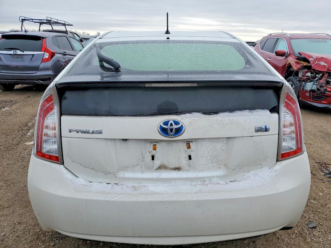 2015 TOYOTA PRIUS photo 6