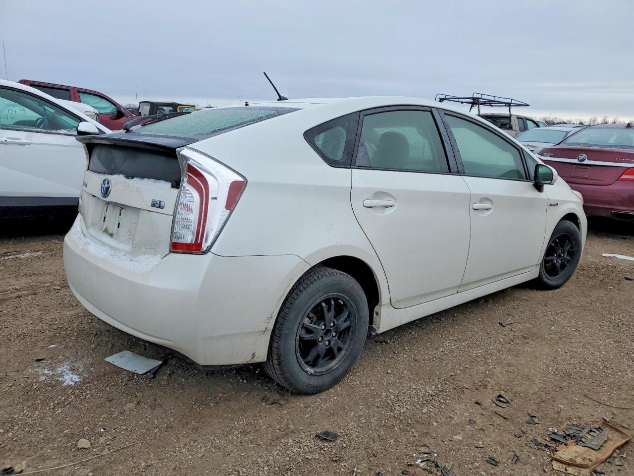 2015 TOYOTA PRIUS photo 3