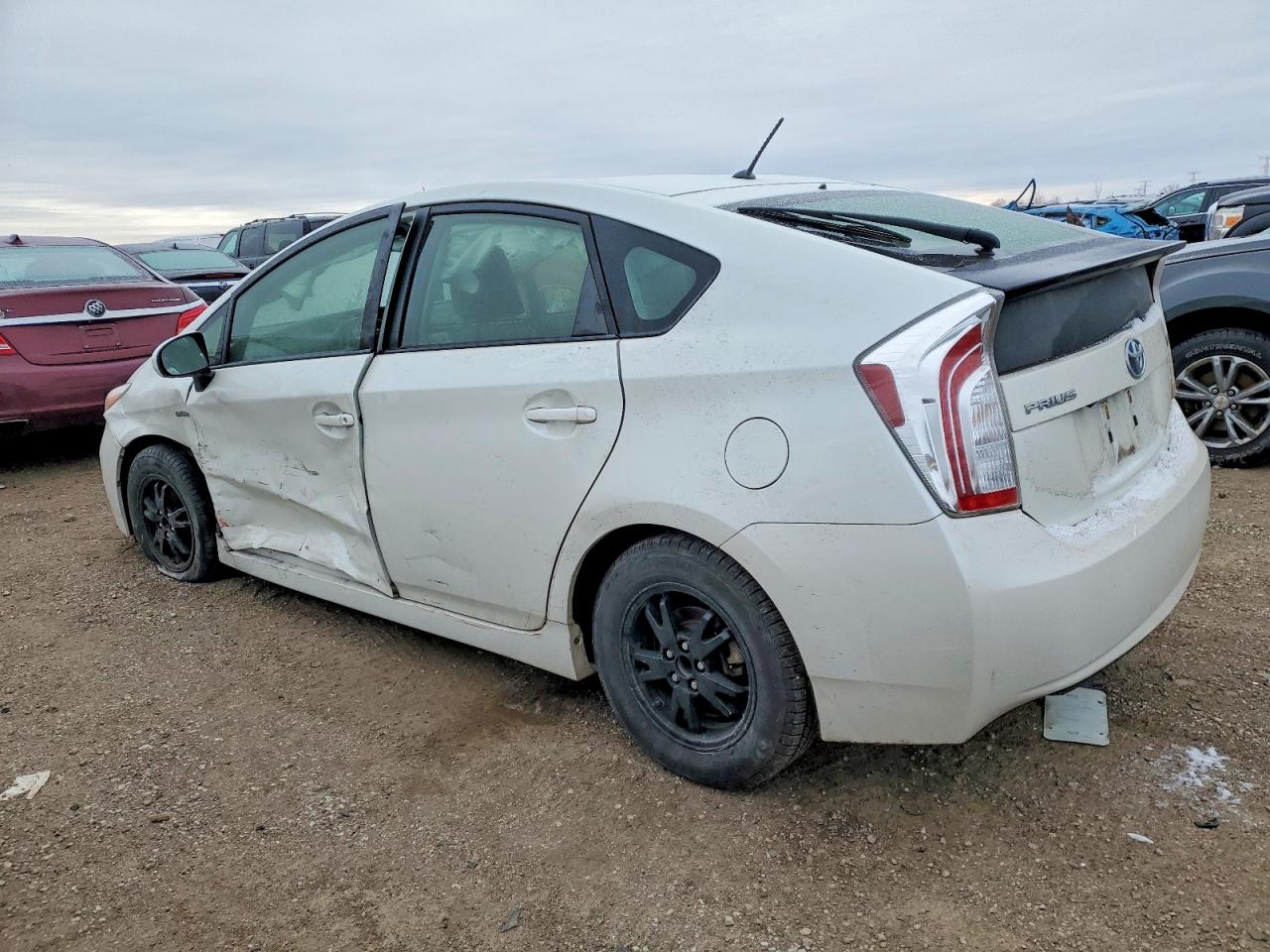 2015 TOYOTA PRIUS photo 2