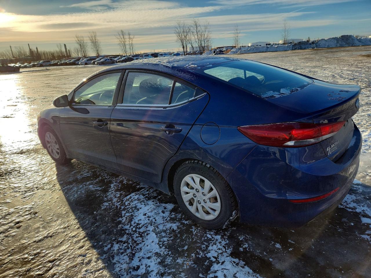2017 HYUNDAI ELANTRA SE photo 2