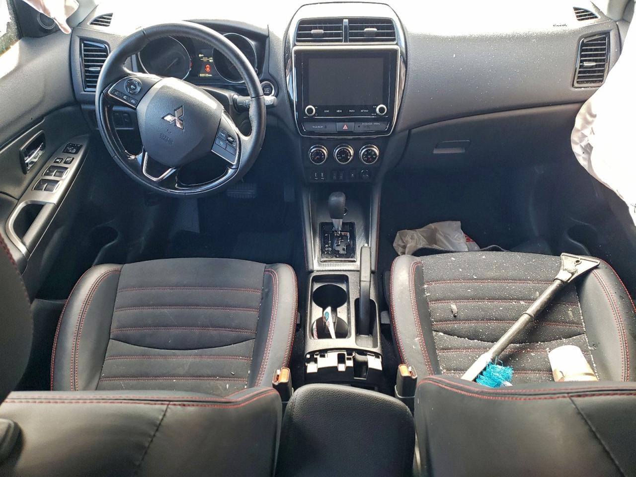 2024 MITSUBISHI OUTLANDER SPORT S/SE photo 8
