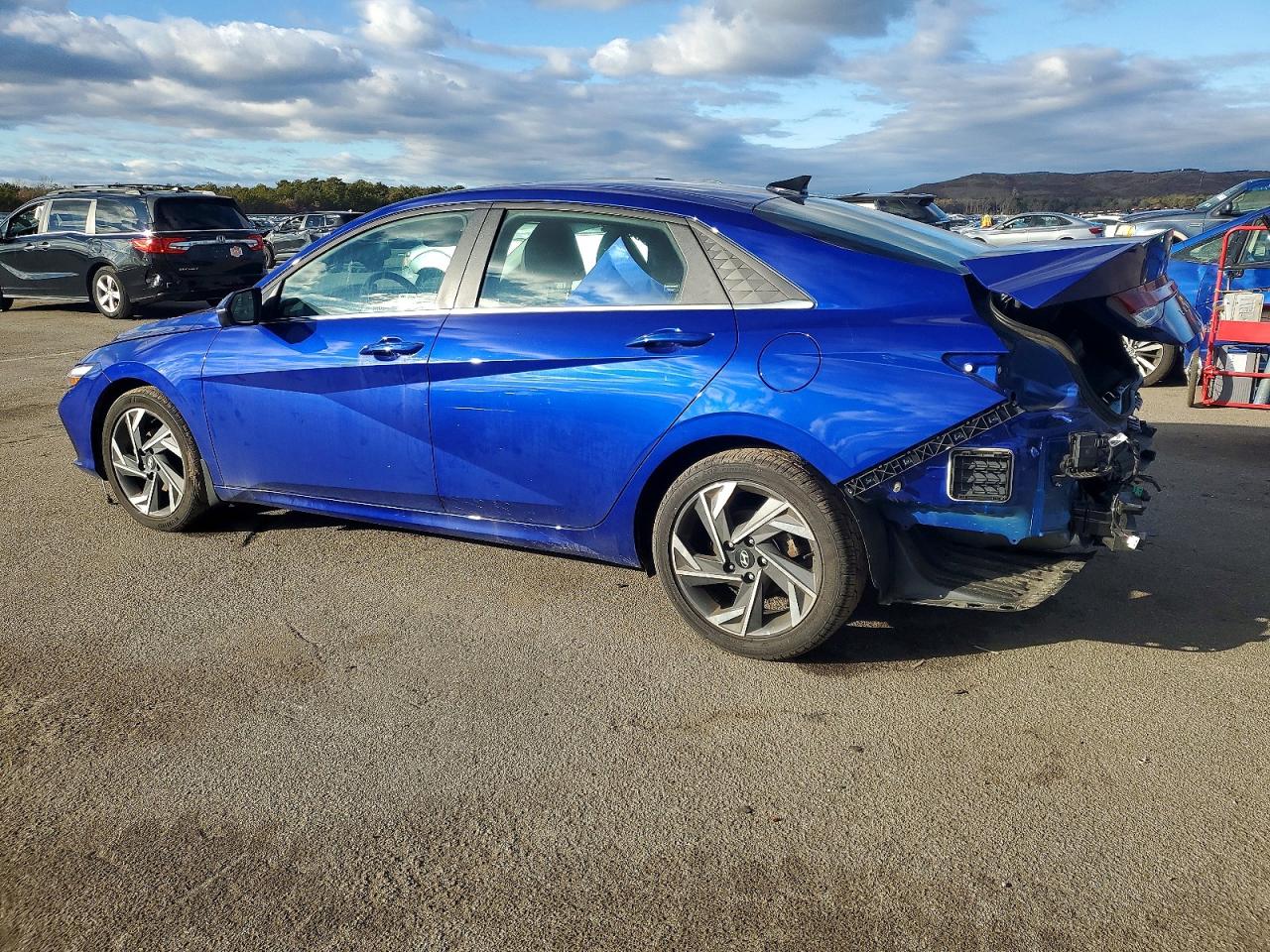 2024 HYUNDAI ELANTRA LIMITED photo 2