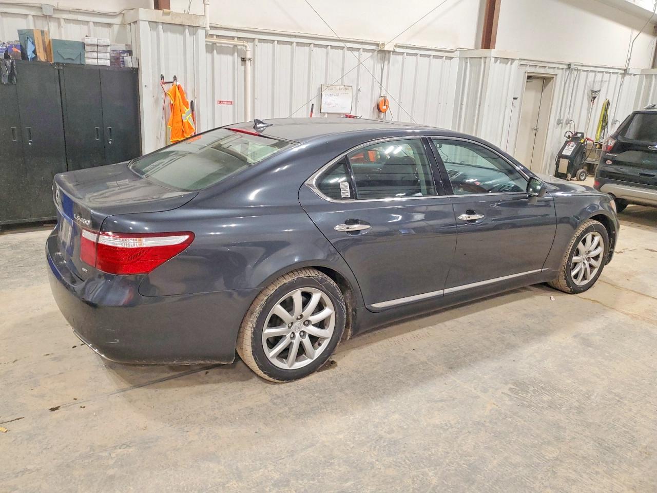 2009 LEXUS LS 460 photo 3