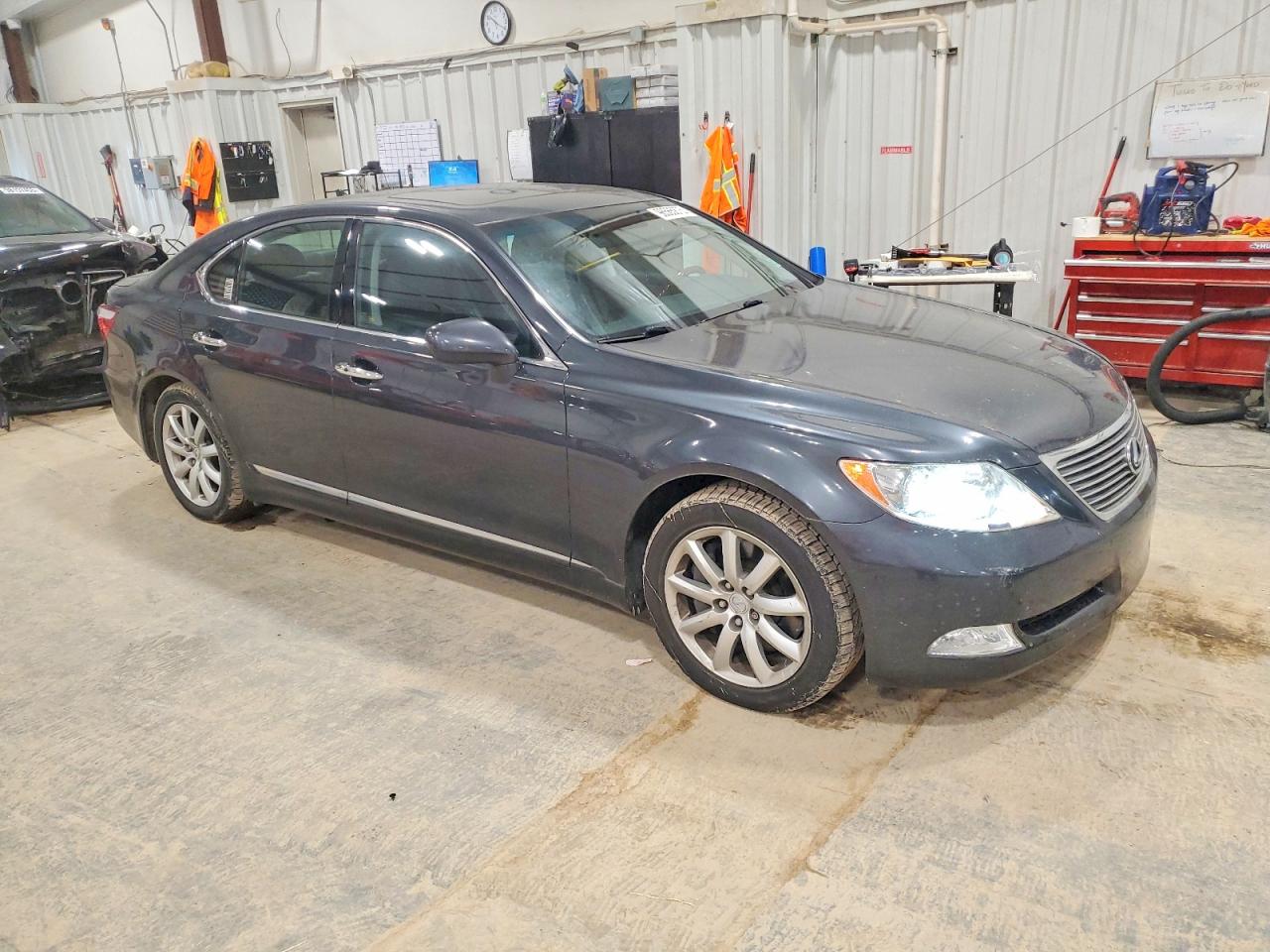 2009 LEXUS LS 460 photo 4