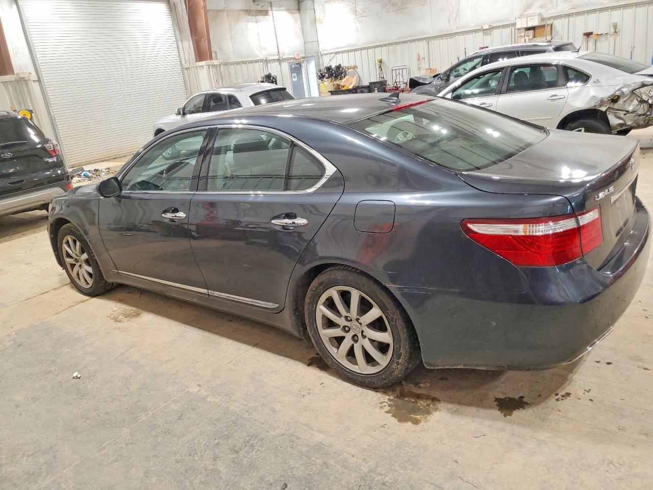 2009 LEXUS LS 460 photo 2