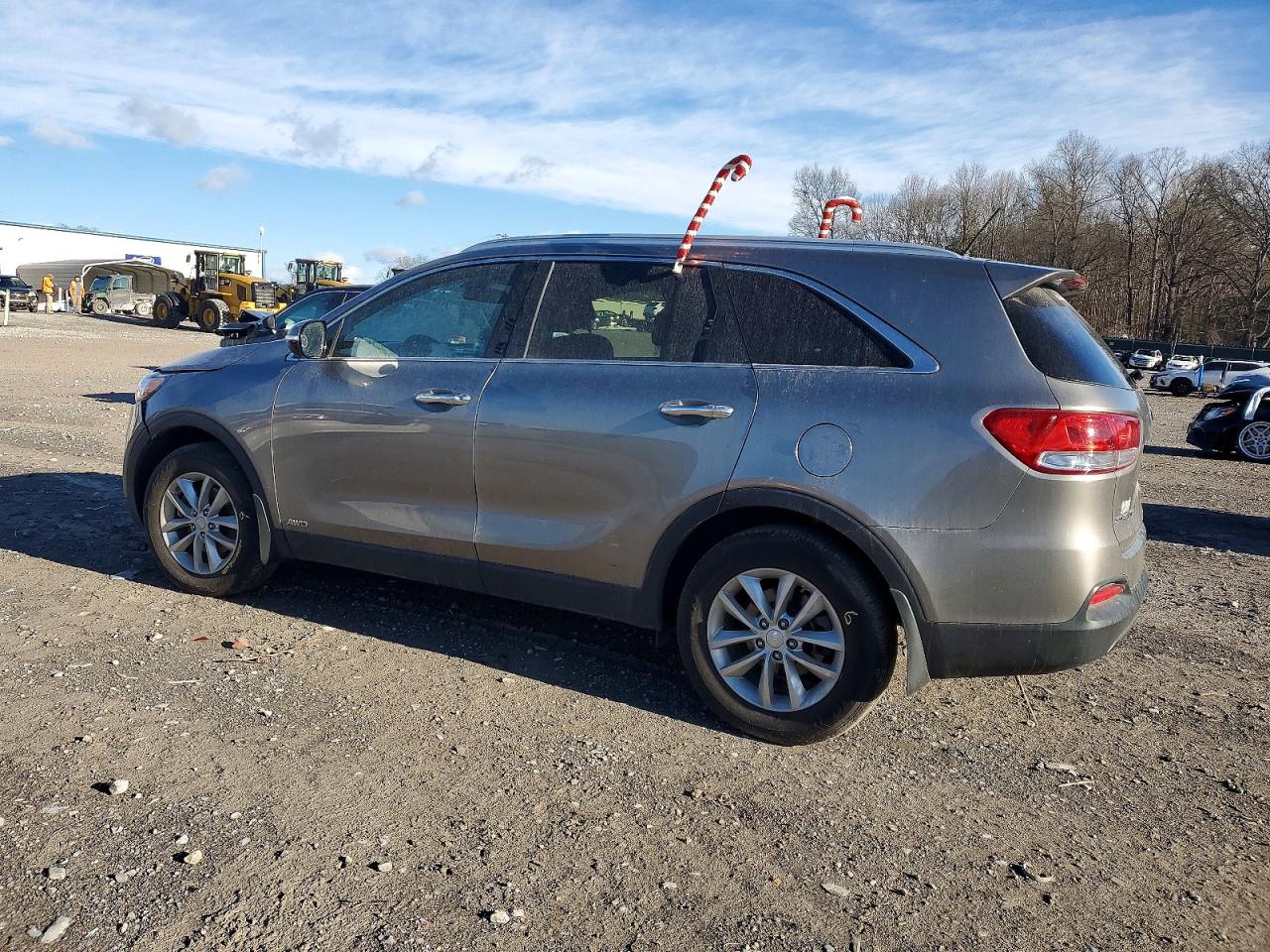 2017 KIA SORENTO LX photo 2