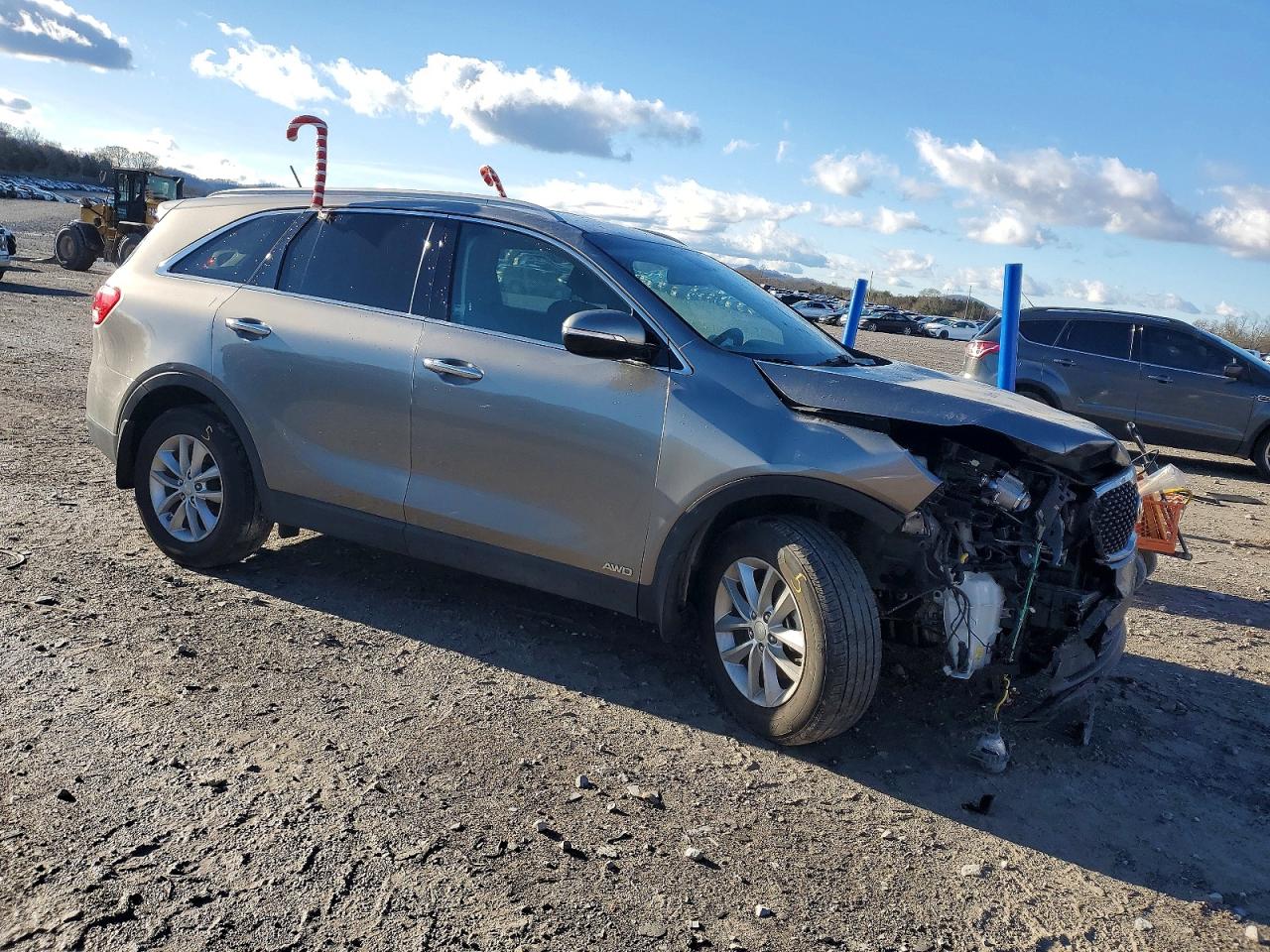 2017 KIA SORENTO LX photo 4