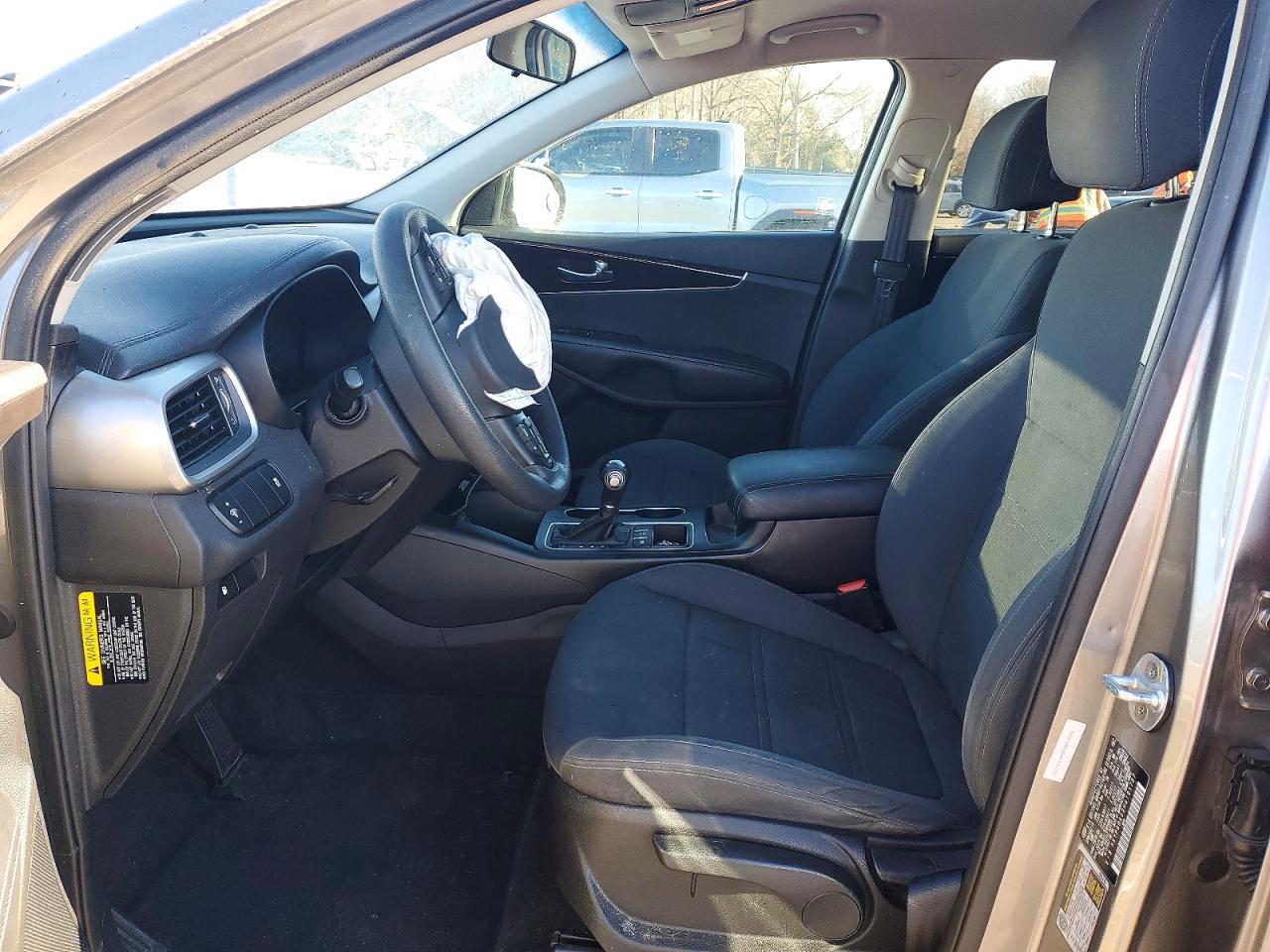 2017 KIA SORENTO LX photo 7
